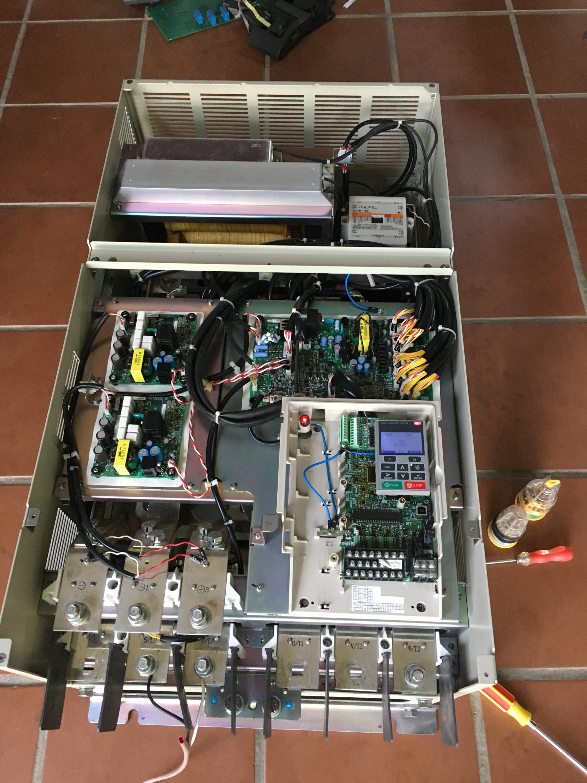 Sửa chữa biến tần Yaskawa 180kW